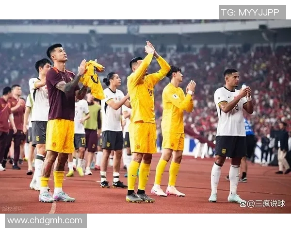 足球明星与孩子发生冲突引发热议视频曝光引发网友热议与讨论 足球明星与孩子发生冲突引发热议视频曝光引发网友热议与讨论